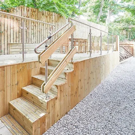 Host & - Shell House *